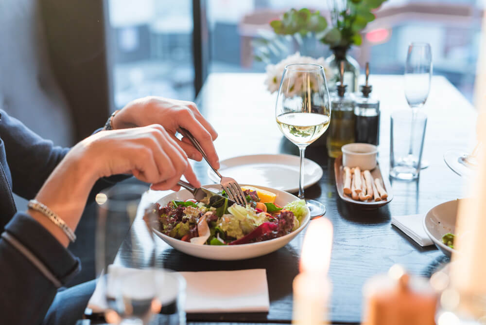 Marketingstrategien für Ihren gastronomischen Erfolg - ItsAllAboutFood Professionelles Restaurant Marketing und Gastronomie Beratung Team